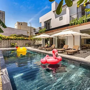 Luxurious 500m Villa, Private Pool, 300m To Beach 빌라