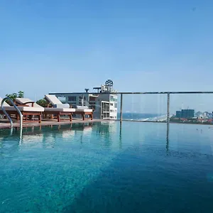 Sofiana My Khe & Spa- Rooftop Pool Bar Отель